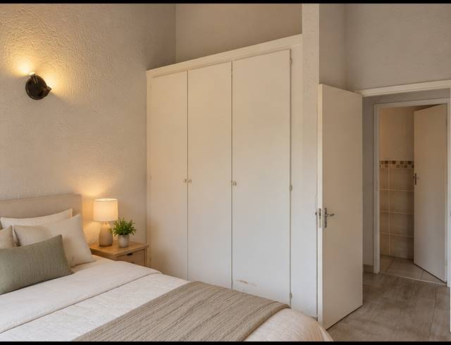 2 BEDROOM APARTMENT FOR SALE IN BRYANSTON